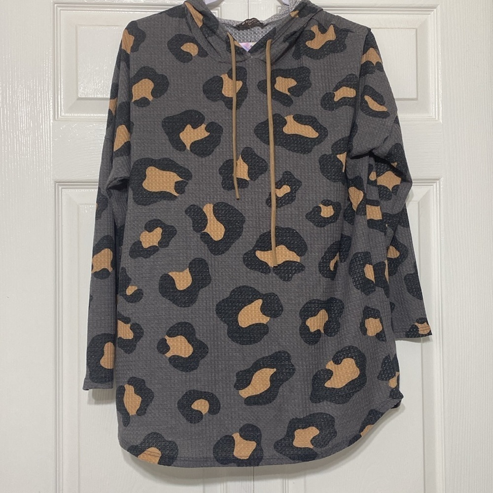 - NWT Bombom Pullover Hoodie Leopard Prints size M